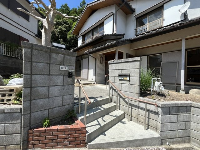 大矢船中町貸家のエントランス