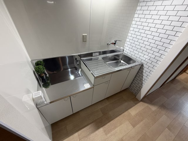 ペットと一緒に住める黒砂戸建のキッチン