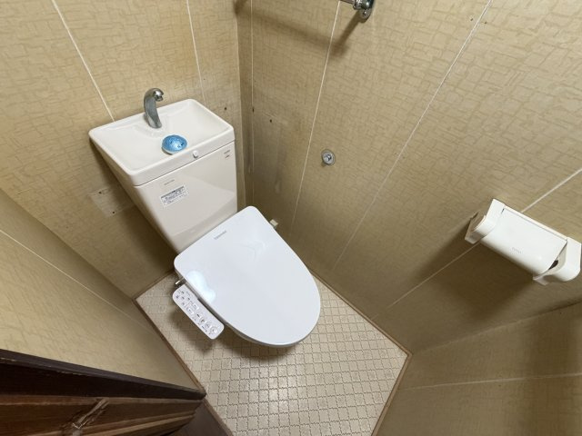 ペットと一緒に住める黒砂戸建のトイレ