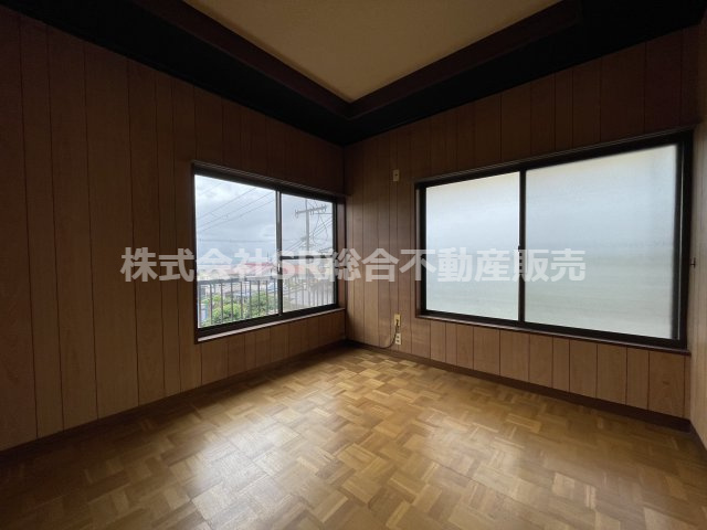額田町中古戸建の洋室|2面採光で陽当たり・通風良好です！