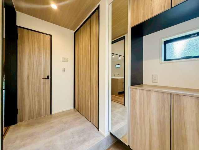 新築分譲住宅　荏田町　A号棟の玄関|毎日通る玄関はこちらです