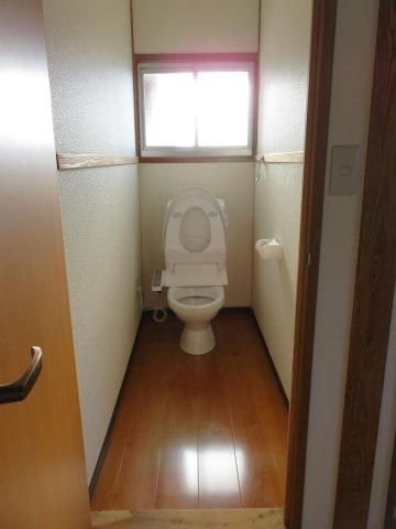 野中一戸建てのトイレ