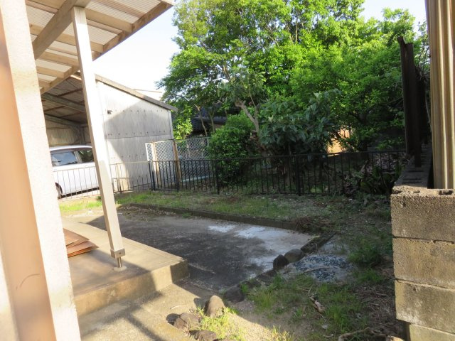 野中一戸建ての庭