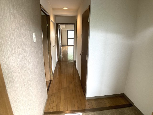 ベガ中上の玄関|ゆったり使える玄関