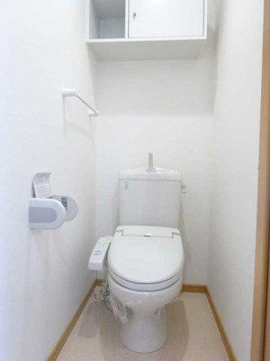 【トイレ】 | ブライトガーデン　Ｂ | ゆったりとした空間のトイレです