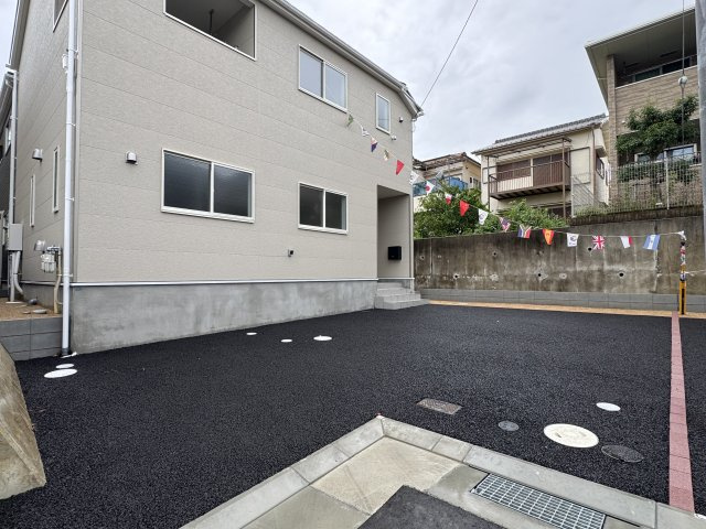 神戸市西区池上5丁目新築戸建2号棟の駐車場
