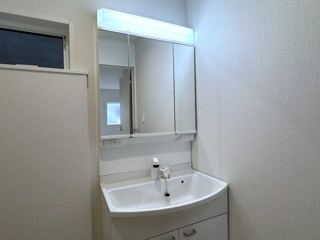 神戸市西区池上5丁目新築戸建2号棟の独立洗面台