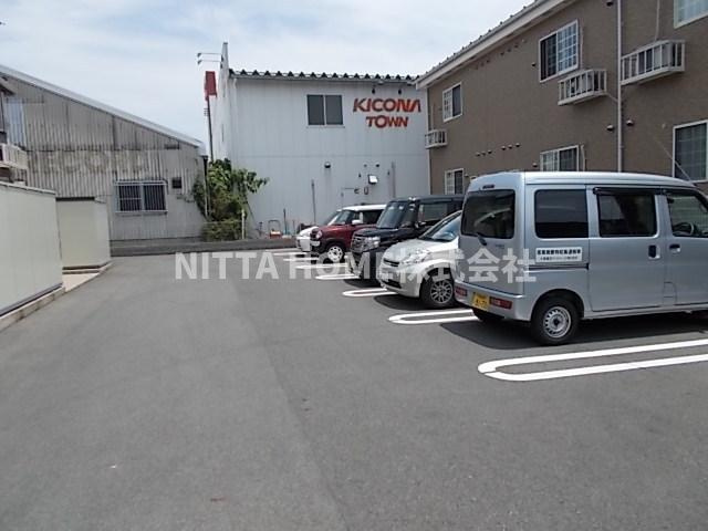 メゾン・サンシャイン孝Ｂの駐車場|敷地内駐車場もあります♪