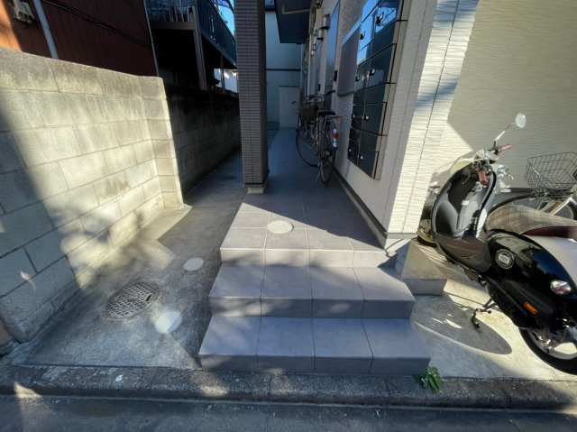 レイズ大久保(レイズオオクボ)のエントランス