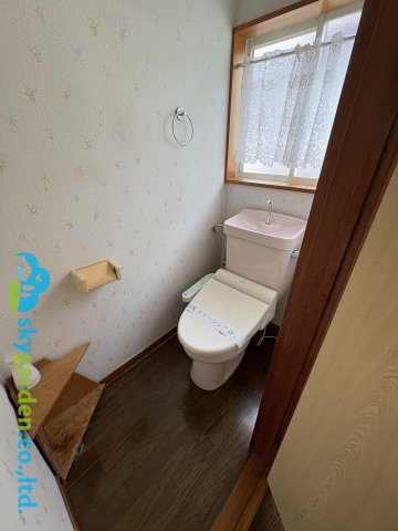 茅ヶ崎市東海岸南２丁目　中古戸建のトイレ|2階のトイレ