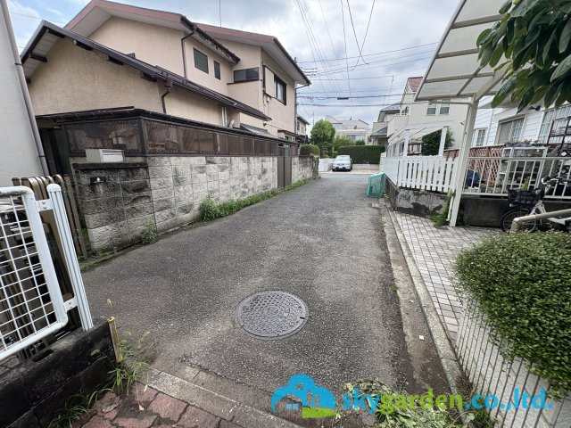 茅ヶ崎市東海岸南２丁目　中古戸建の前面道路含む現地写真|前面道路の様子