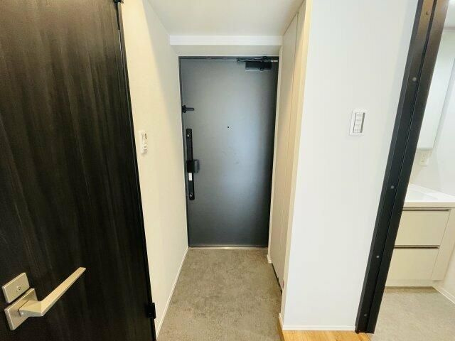 町田市原町田４丁目の賃貸マンションの玄関