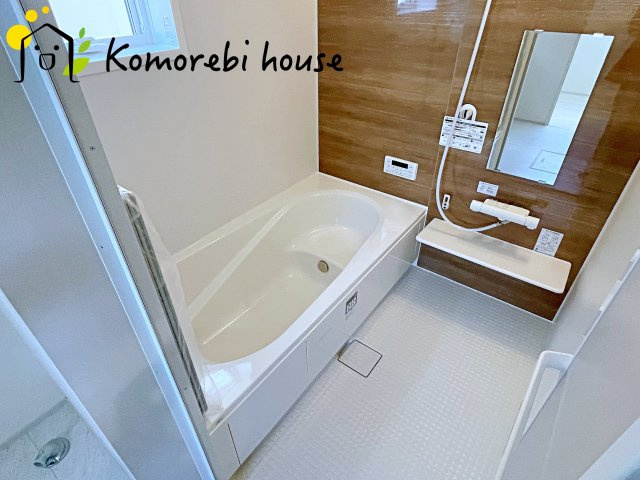 蓮田市緑町　新築一戸建て　リーブルガーデン　01の浴室|落ち着いた空間のお風呂です