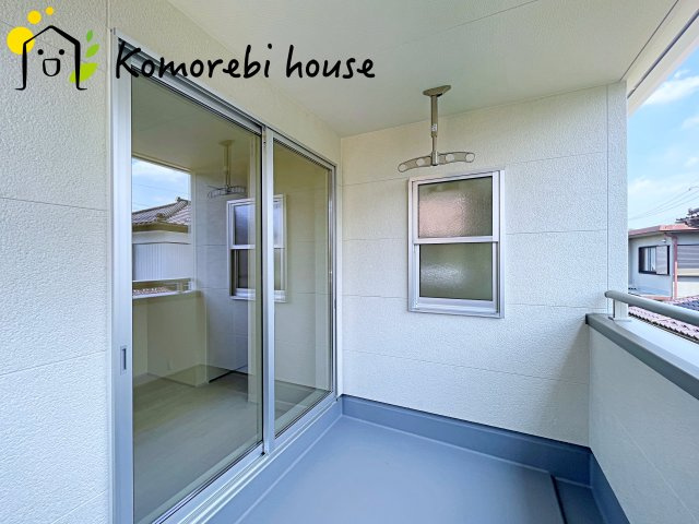 蓮田市緑町　新築一戸建て　リーブルガーデン　01のバルコニー|開放的で明るい空間を演出してくれるバルコニーです