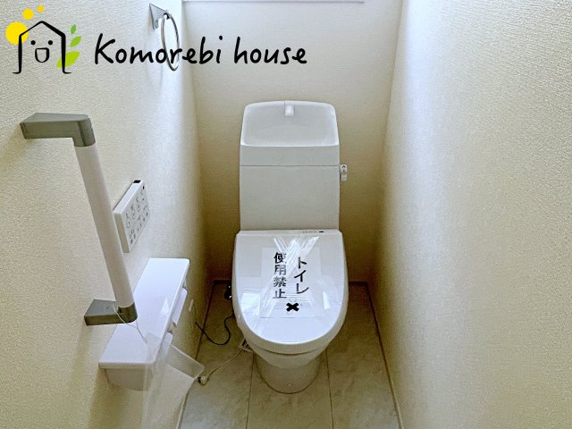 蓮田市緑町　新築一戸建て　リーブルガーデン　01のトイレ|落ち着いたトイレです