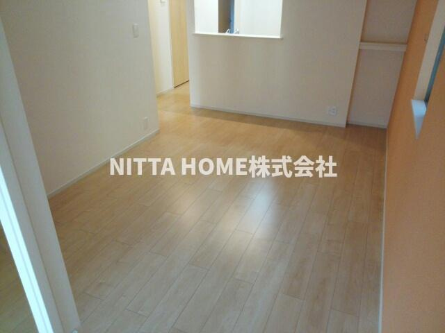 豊岡市昭和町のアパートの居間・リビング|リビングルームです＊