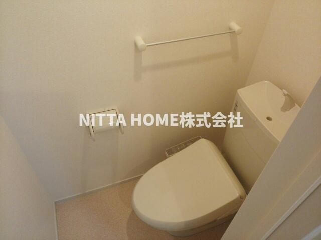豊岡市昭和町のアパートのトイレ|温水洗浄付きのトイレです◇