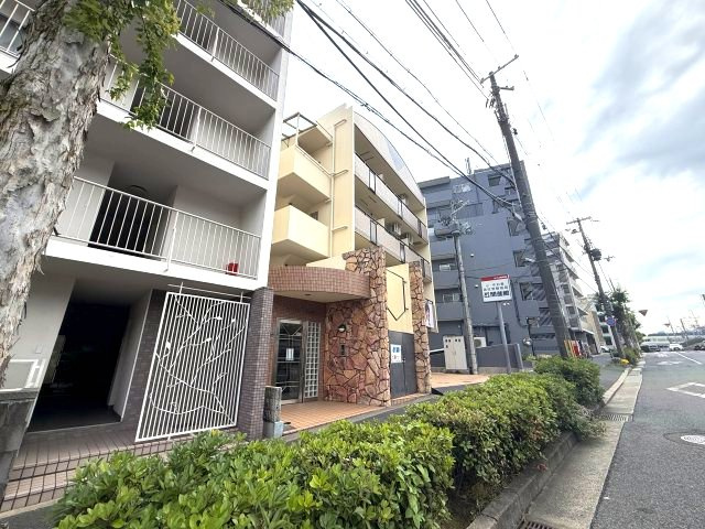 ロジュマン六甲の外観
