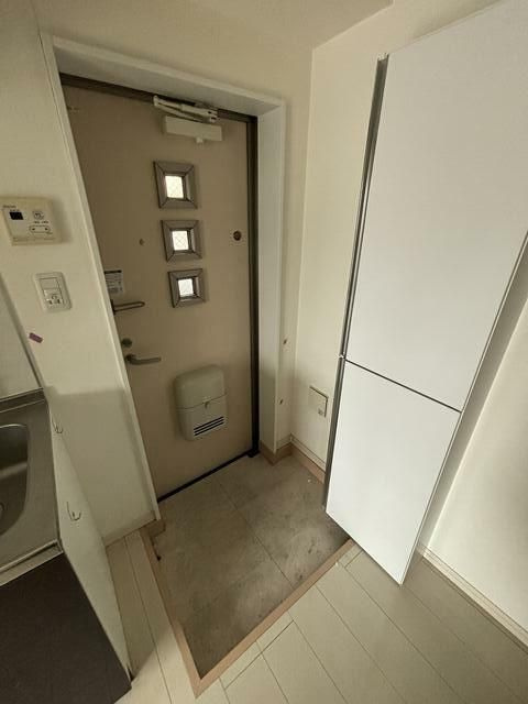 リーヴェルポート横浜南浅間の玄関