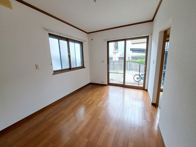 浜甲子園貸家の洋室