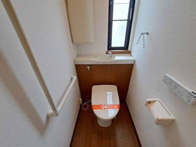 浜甲子園貸家のトイレ