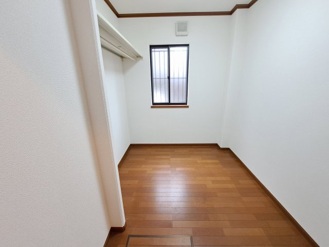 浜甲子園貸家の収納