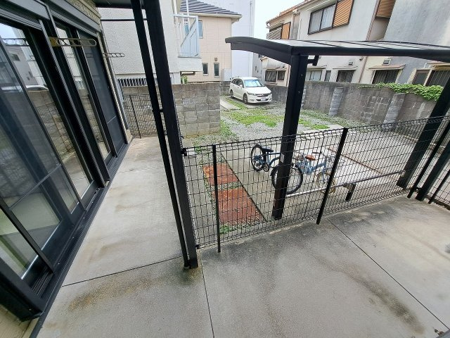 浜甲子園貸家のバルコニー