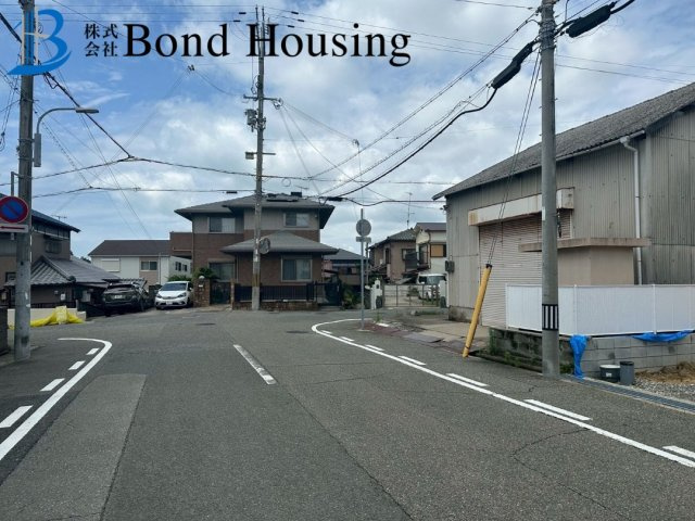 長期優良住宅　藤が丘5期　新築戸建の前面道路含む現地写真