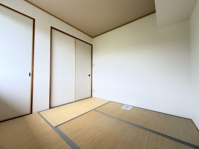 プレジール三木の和室