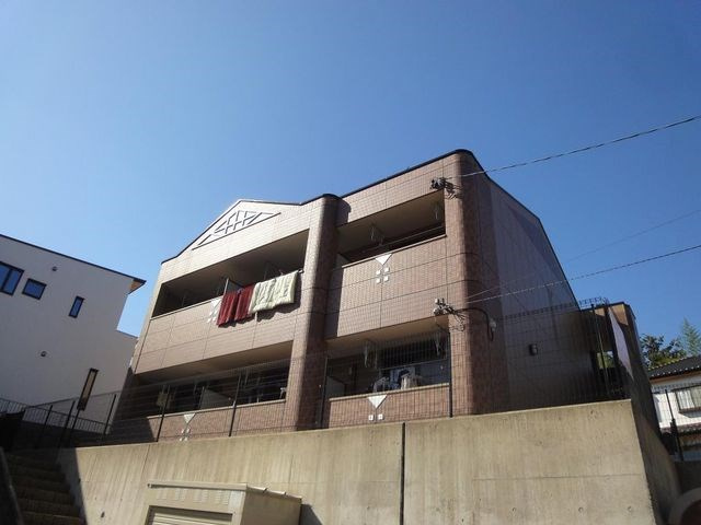クレストールの外観