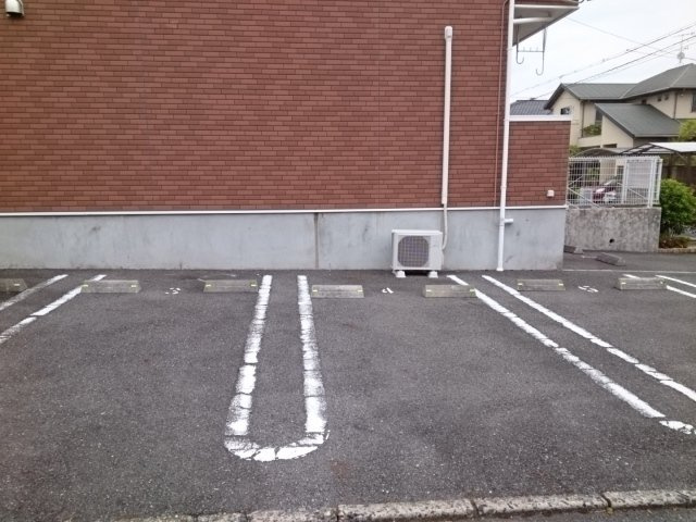 アルモニー・比叡の駐車場