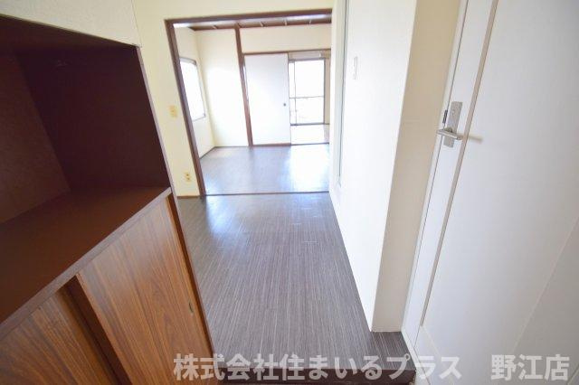 ヴィラナリー東中浜のエントランス
