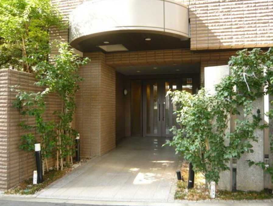 ソリッド大橋　駅近　二人入居可　オートロック　高層階のエントランス