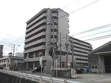 サンシティ戸坂千足の外観