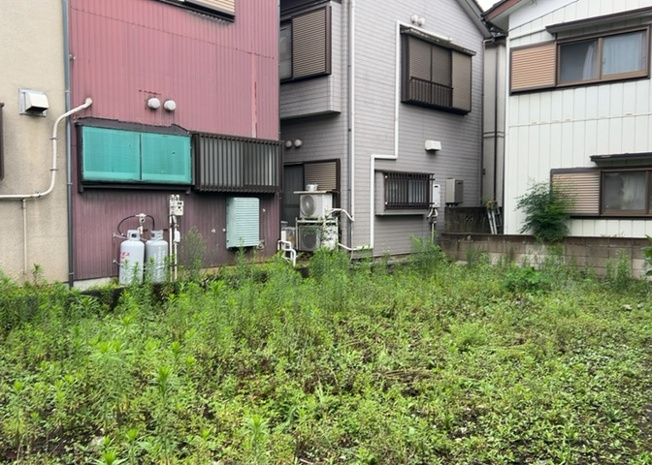【外観】 | 土地の面積＝住宅面積ではありません。建ぺい率の問題などで、土地のある場所によって住宅を建てられる面積は限られています。高さもしかり、「土地」という言葉の中には、建築条件も含まれると考えておきましょう。
