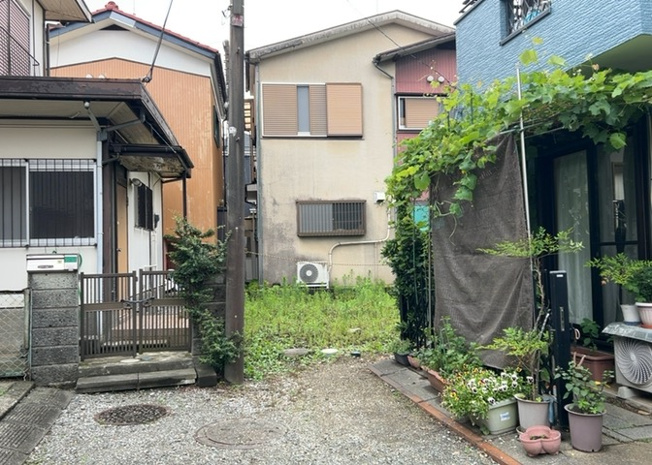 【外観】 | 販売されている全ての土地が、宅地用の土地であるとは限りません。都市計画法に基づき、基本的に住宅を建てることができるのは土地計画区であることに加え、市街化区域として定められている地域のみとなっています。