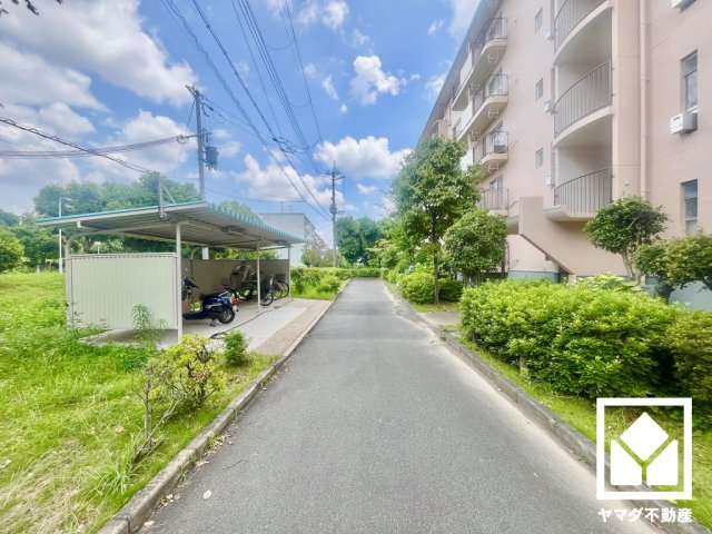 男山第4住宅304号棟の周辺