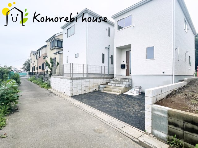 さいたま市見沼区春岡　第16　新築一戸建て　CRADLE GARDEN　01の前面道路含む現地写真|2026.9.8撮影