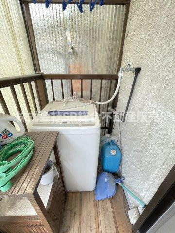 花園西町2丁目中古戸建のランドリースペース|2Fバルコニーに洗濯機置場もございます！