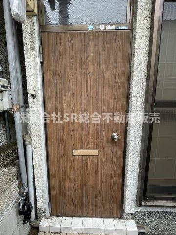 花園西町2丁目中古戸建の玄関|リフォームプランなら弊社にお任せ！
資金面・オシャレな雰囲気・スタンダード
あなたの希望を叶えます！