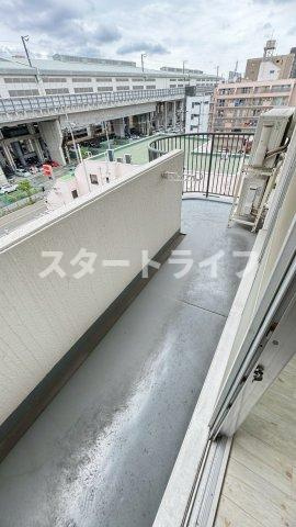 大阪市淀川区西宮原１丁目の賃貸マンションのバルコニー