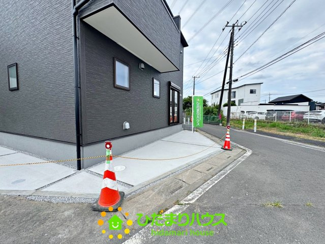 杉戸町内田　新築一戸建て　01　リーブルガーデンの駐車場