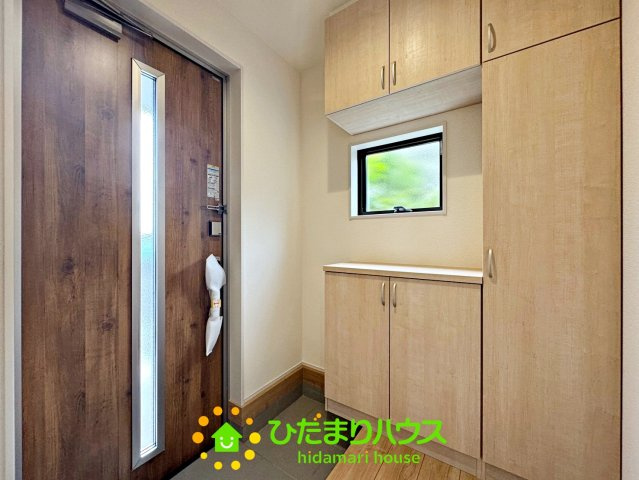 杉戸町内田　新築一戸建て　01　リーブルガーデンの玄関