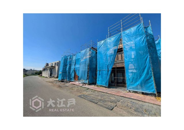 八王子市大和田町６丁目全３棟新築戸建　長期優良認定住宅の前面道路含む現地写真
