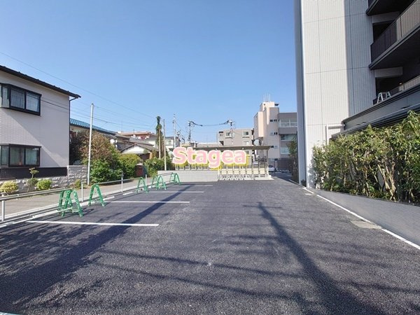 メルシーペール上落合の駐車場