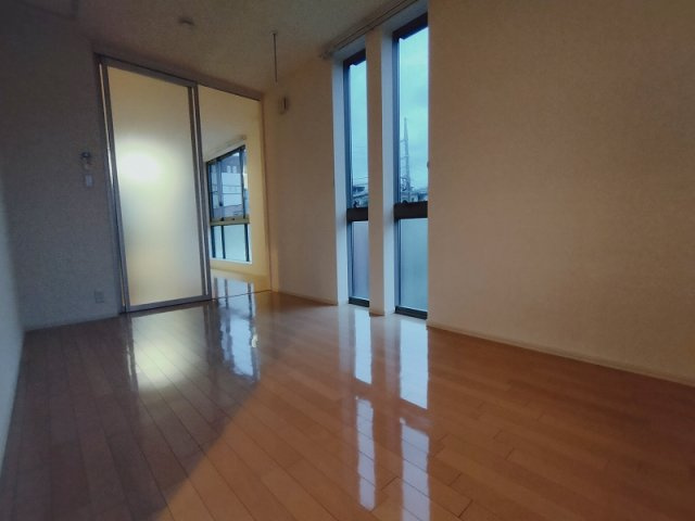 エクセル千鳥町の洋室