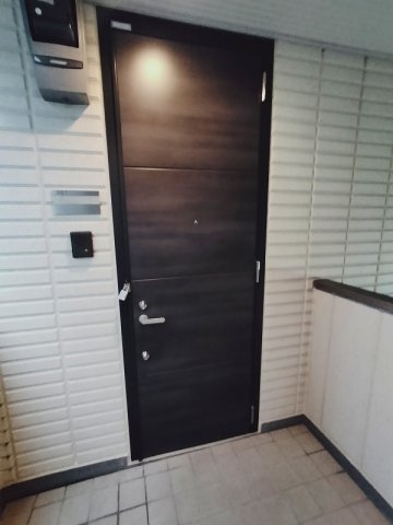 エクセル千鳥町の玄関