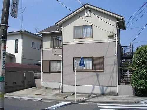 横浜市戸塚区平戸２丁目のアパートの外観