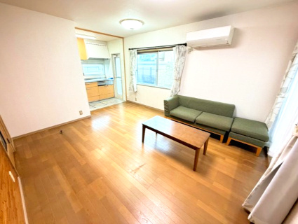 ☆選べる家具プレゼント☆松山市堀江町 ３SLDK　中古戸建の居間・リビング