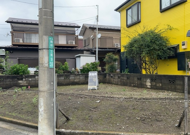 【外観】 | 土地購入を検討されている場合、境界杭がない状態で購入してしまうと境界確定測量をする必要があり、費用がかかります。購入の前に、売主、隣土地所有者立ち合いのもと境界を確定し境界杭を設置するのがベストです。